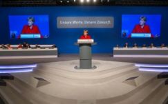 Angela Merkel: meg kell állítani az illegális migrációt