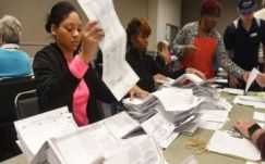 Michiganben leállították a szavazatok újraszámlálását