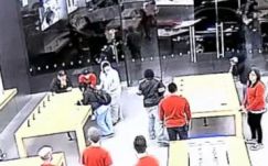 Így lehet 12 másodperc alatt kirabolni egy Apple-boltot