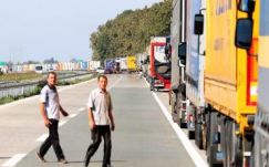 Torlódnak a kamionok a román-magyar határon 