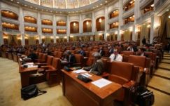 Letették az esküt az RMDSZ parlamenti frakcióinak tagjai 