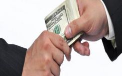 Bogdán Tibor: Nem adjuk el – ellopjuk!