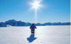 Kerekesszékkel érte el a Déli-sarkot egy svéd férfi