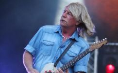 Döbbenettel fogadta Rick Parfitt halálát a rockvilág