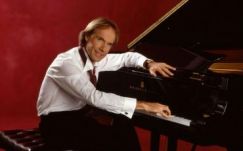 Öt romániai városban lép fel 2017 tavaszán Richard Clayderman