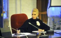 Raluca Turcan látni akarja a kormány névsorát, mielőtt véleményt formál Grindeanuról