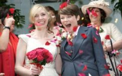 Halasztott az emberjogi bizottság a bejegyzett élettársi kapcsolat ügyében