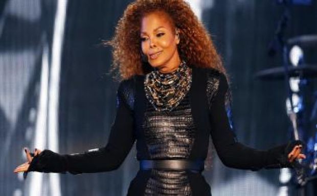Janet Jackson 50 évesen megszülte első gyermekét