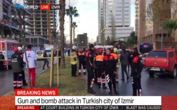 Bomba robbant a törökországi Izmirben
