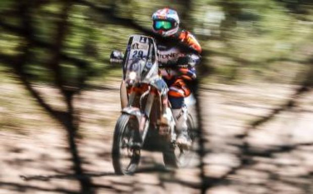 Dakar-rali: a tavalyi bajnok feladta, Gyenes a 26.