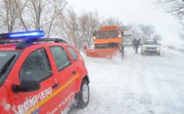 Három személyt kellett kimenteni a hó fogságából Hargita megyében