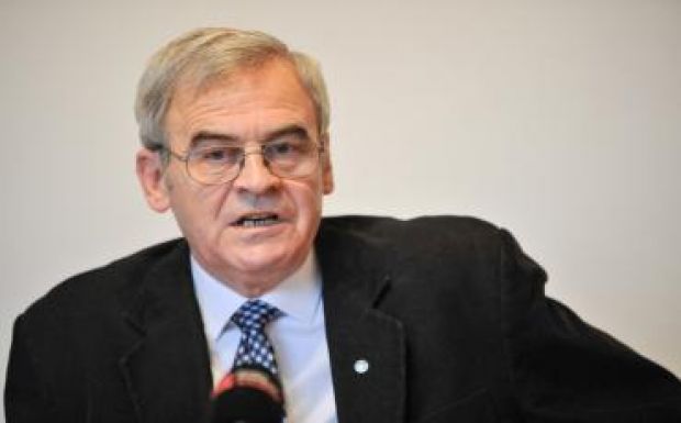 Tőkés László: a romániai magyarság helyzetét nemzetpolitikai alapon kell rendezni