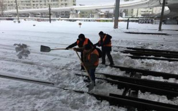 Száznegyvennyolc járatát törölte a CFR