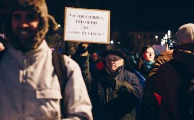 Kolozsváron több száz tüntető követelte a Victor Ciorbea lemondását