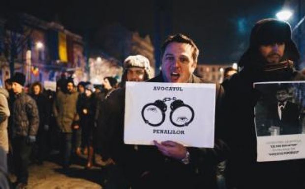 Kinek az ügyvédje a nép ügyvédje, Victor Ciorbea?