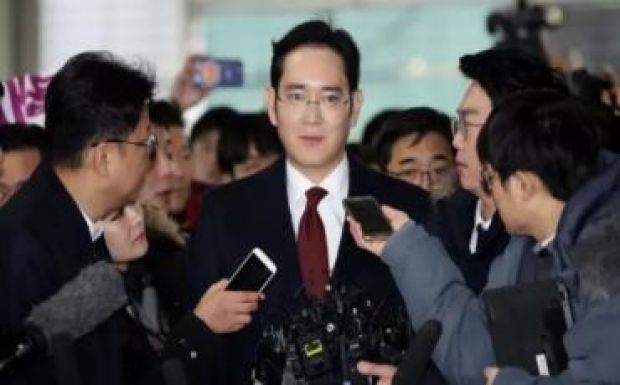 Letartóztatási parancsot adtak ki a Samsung vezetője ellen