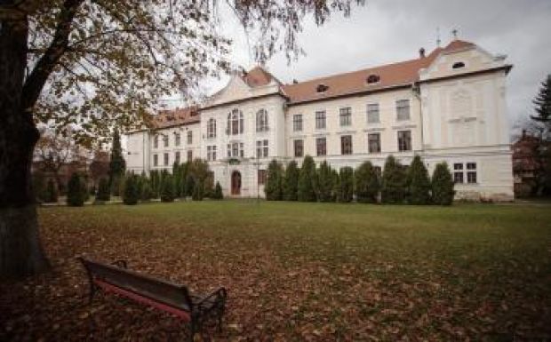 „Játszmáznak” a marosvásárhelyi katolikus gimnáziummal?