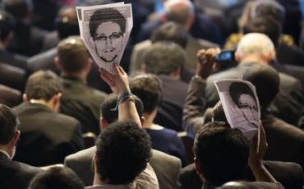 Meghosszabbították Snowden oroszországi tartózkodási engedélyét
