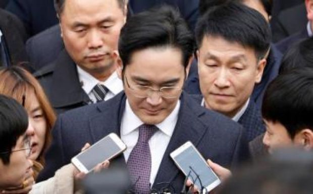 Elhagyhatta a fogdát a Samsung-csoport vezetője