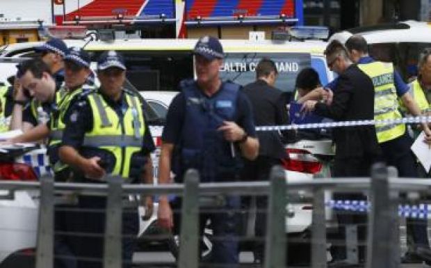 Járókelők közé hajtott egy autó Melbourne-ben