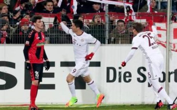 Bundesliga: Lewandowski duplája mentette meg a Bayernt 