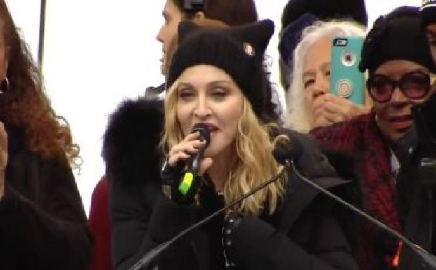 Hogyan került Madonna mellé egy kolozsvári magyar atomfizikus?