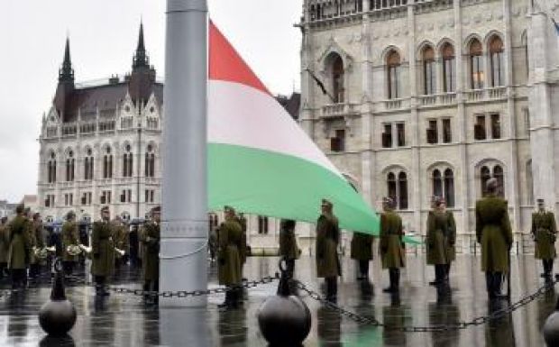 Veronai buszbaleset: nemzeti gyásznap van hétfőn Magyarországon