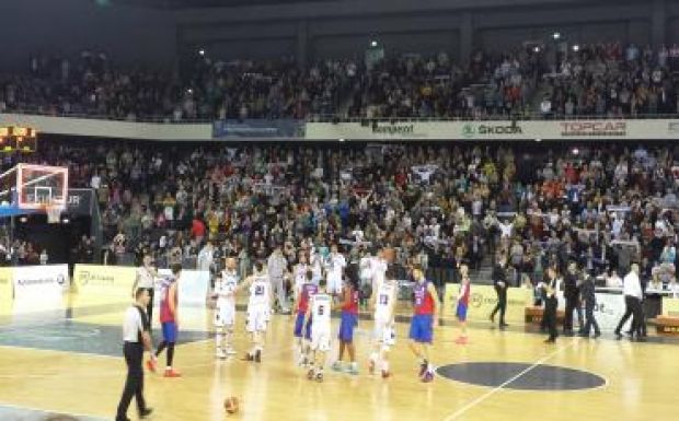 Férfi kosár: az U-BT rekordszámú néző előtt alázta meg a Steauát