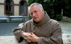 „Ha majd kikönyöklök a mennyország ablakán…” – beszélgetés Böjte Csabával