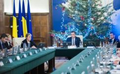 Nem csak a minimálbér nő – elkezdte az osztogatást az új kormány