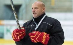 Megerősítették posztján a fehérvári jégkorongklub edzőjét