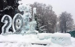 Diákok rongálhatták meg a sepsiszentgyörgyi jégsárkányt