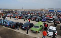 Özönlöttek a használt autók Romániába 2016-ban