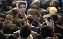 Meghosszabbították Snowden oroszországi tartózkodási engedélyét