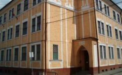 Megszüntetett magyar osztály: a pedagógusok szövetsége felajánlotta a segítségét