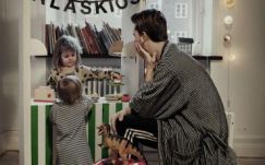 Gyermeknevelési szabadságon a svéd apák