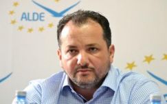 Lemondott a tüntetőket lekreténező és lenácizó Cătălin Beciu