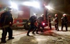 Kigyulladt egy tömbház tetőzete Székelyudvarhelyen