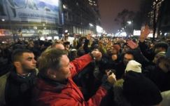 Johannis együtt tüntetett a bukarestiekkel a közkegyelmi tervezet ellen