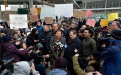 Felfordulást okozott Trump a menekültellenes rendeletével