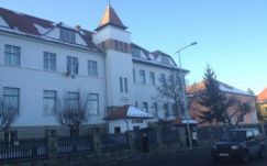 Tüntetnek Sepsiszentgyörgyön az iskolaösszevonás ellen