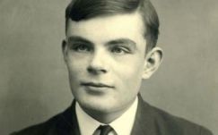 Utólagos kegyelmet kapnak a homoszexualitásuk miatt elítélt britek