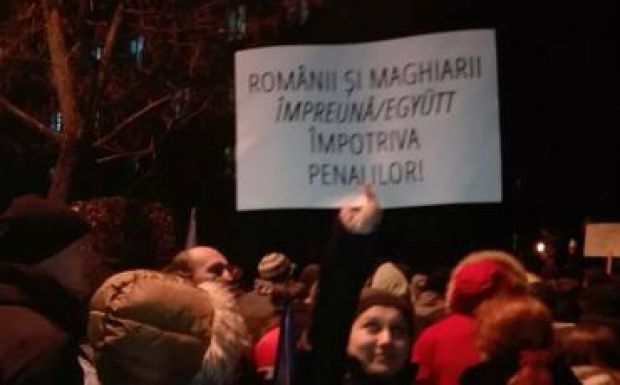 Marosvásárhelyen több nyelven tiltakoztak a Btk. módosítása ellen