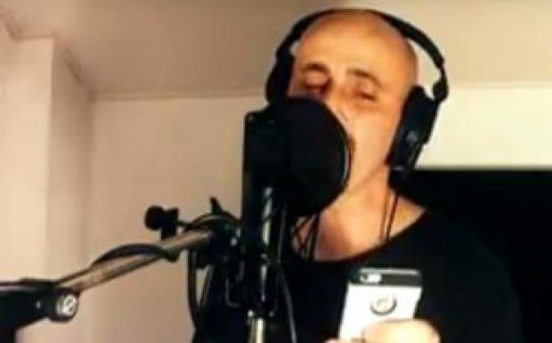 Vírusként terjed Voltaj forradalmi dala az interneten