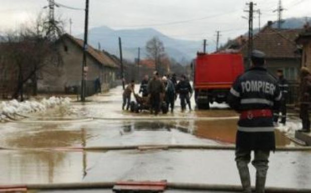  Elárasztott a Fehér-Körös egy Arad megyei utat