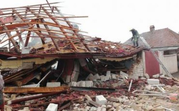 Robbanás történt Szászrégenben, az egyik sérültet Bukarestbe szállították