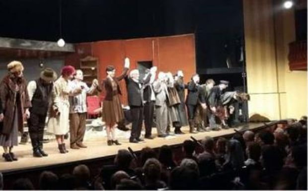 Müller Péter is „beállt” a Csíki Játékszínbe budapesti előadásuk végén