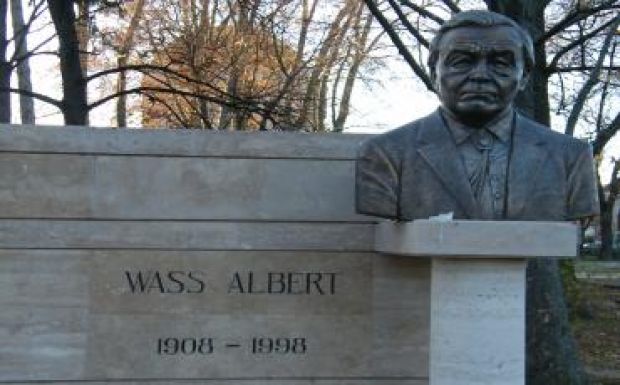 Wass Albert utcanév: újraindulhat a bűnvádi eljárás