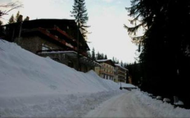 Lesodródott egy gyerekeket szállító busz az útról Szebenjuharos közelében