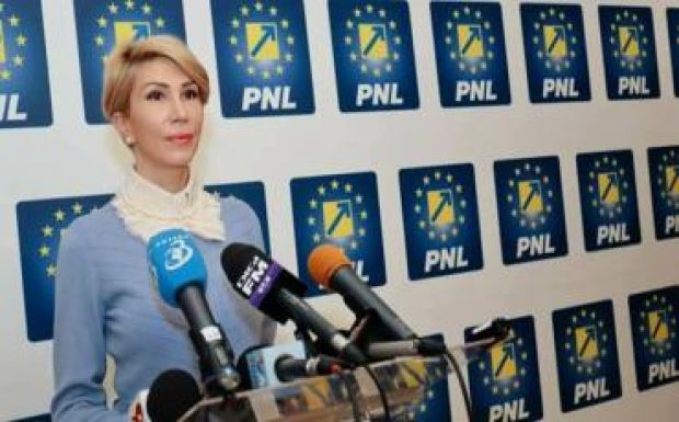Turcan: Dragnea úgy ígérte meg a polgármesterek fizetésemelését, mint „Ceauşescu az erkélyről”